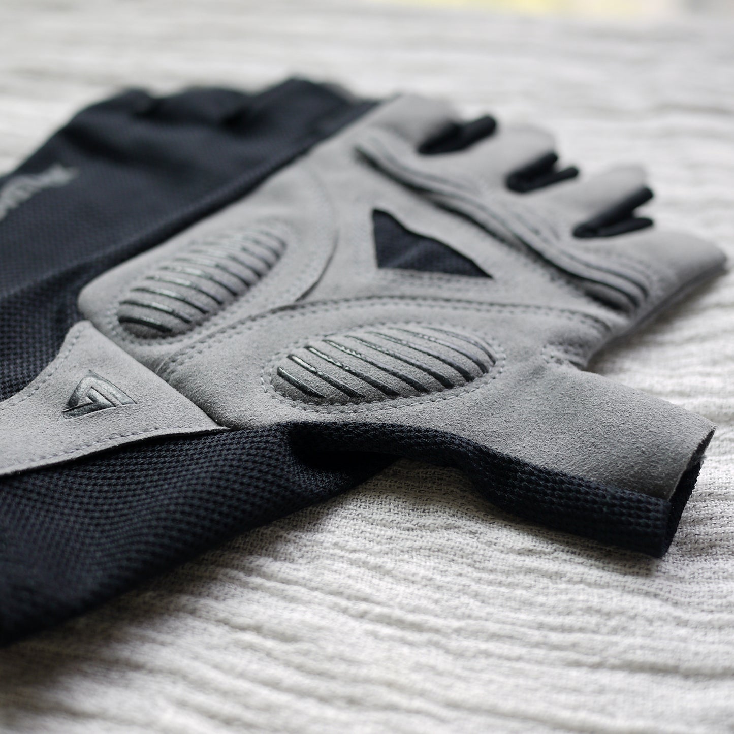 Glovetrek multifunctional half-finger cycling gloves