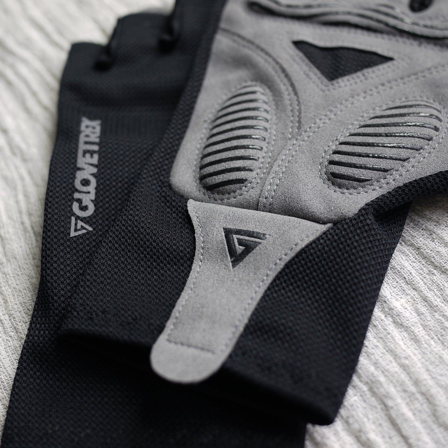 Glovetrek multifunctional half-finger cycling gloves