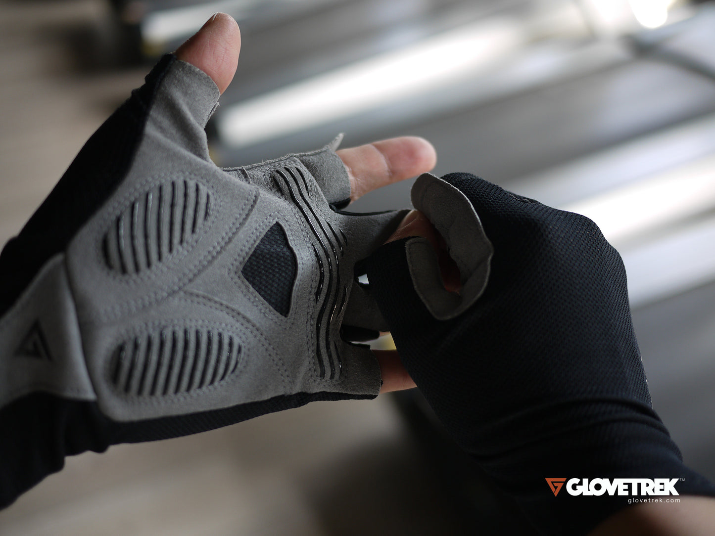 Glovetrek multifunctional half-finger cycling gloves