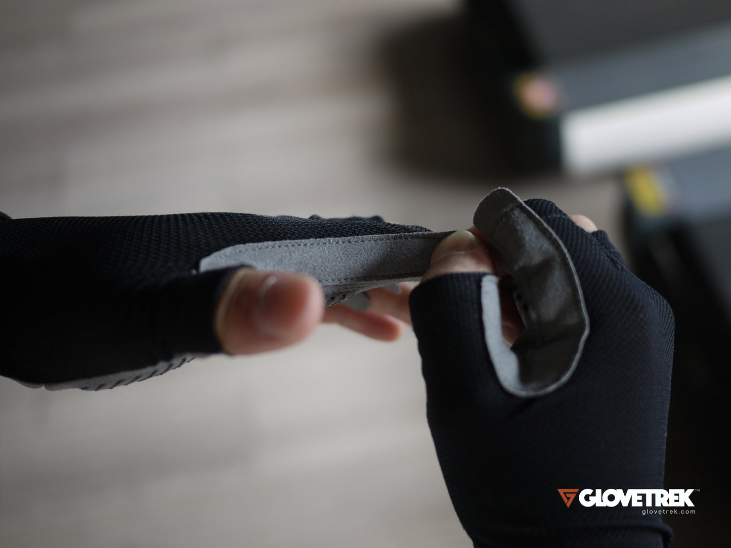 Glovetrek multifunctional half-finger cycling gloves