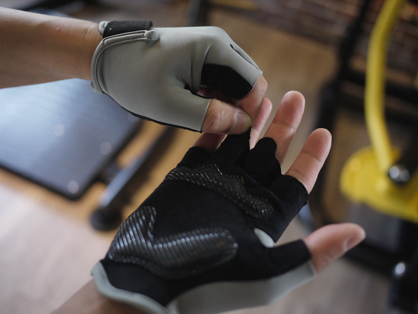 Glovetrek Half-finger Double-sided non-slip multi-sport gloves