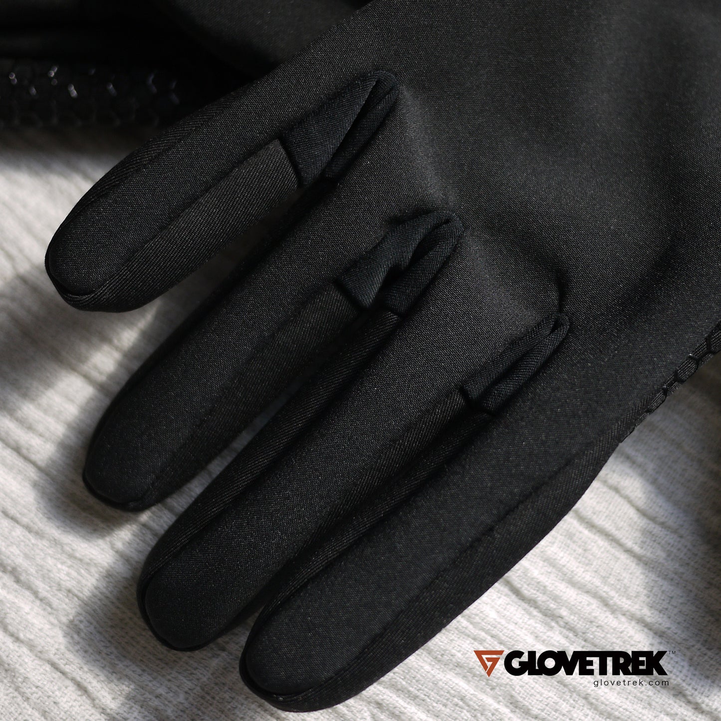 Glovetrek warm non-slip sports and outdoors gloves in winter