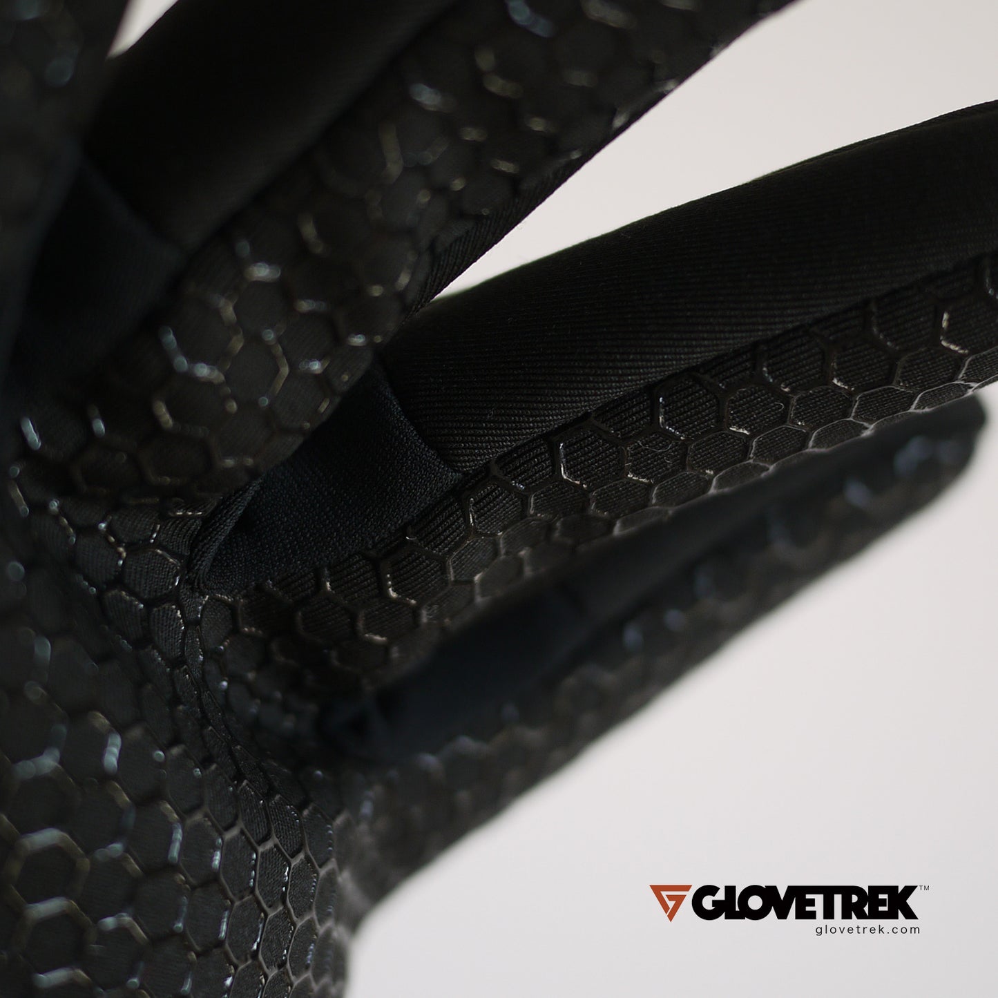 Glovetrek warm non-slip sports and outdoors gloves in winter