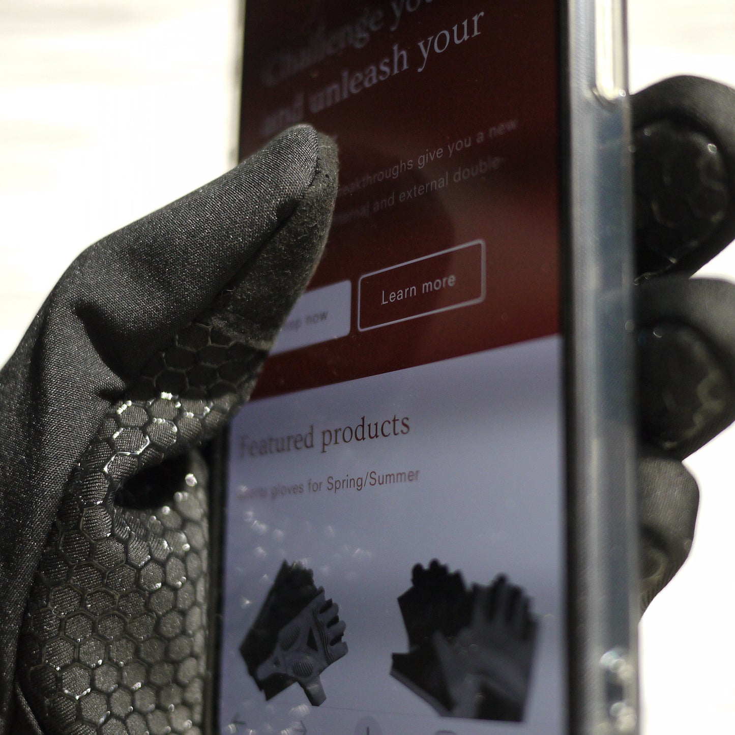 Glovetrek warm non-slip sports and outdoors gloves in winter